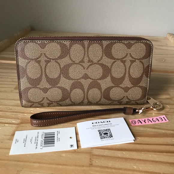 Coach wallet🎈🎈 - Picture 2 of 7